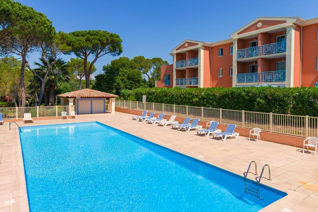 Appartement T2 Dans Residence Avec Piscine Et Tennis Saint-Raphael  Bagian luar foto