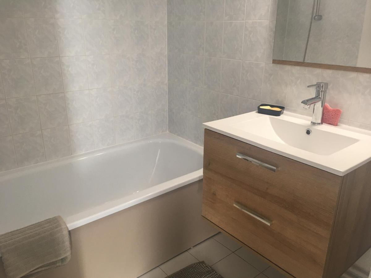 Appartement T2 Dans Residence Avec Piscine Et Tennis Saint-Raphael  Bagian luar foto